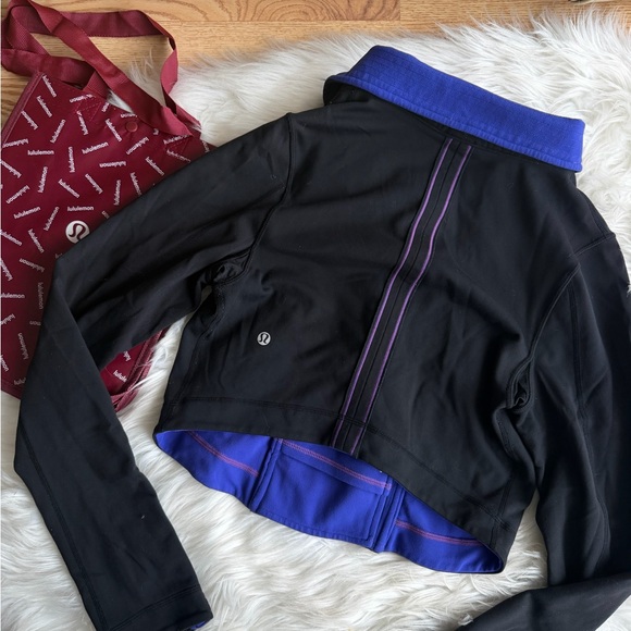Lululemon cropped RARE jacket - Picture 2 of 3
